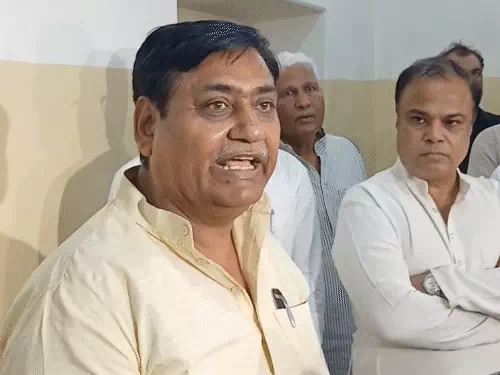 डोटासरा ने शनिवार को मीडिया से बातचीत की। डोटासरा ने शनिवार को मीडिया से बातचीत की।