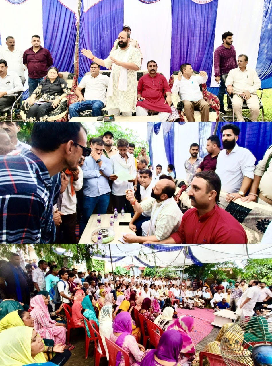 Basohli MLA organized a public grievance redressal camp in Mahanpur, deposited aid money in the accounts of disaster victims