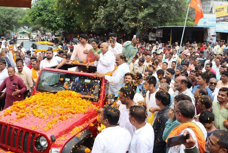 भाजपा प्रदेश अध्यक्ष हेमंत खण्डेलवाल ने किया बैतूल विधानसभा के विभिन्न ग्रामों का दौरा
