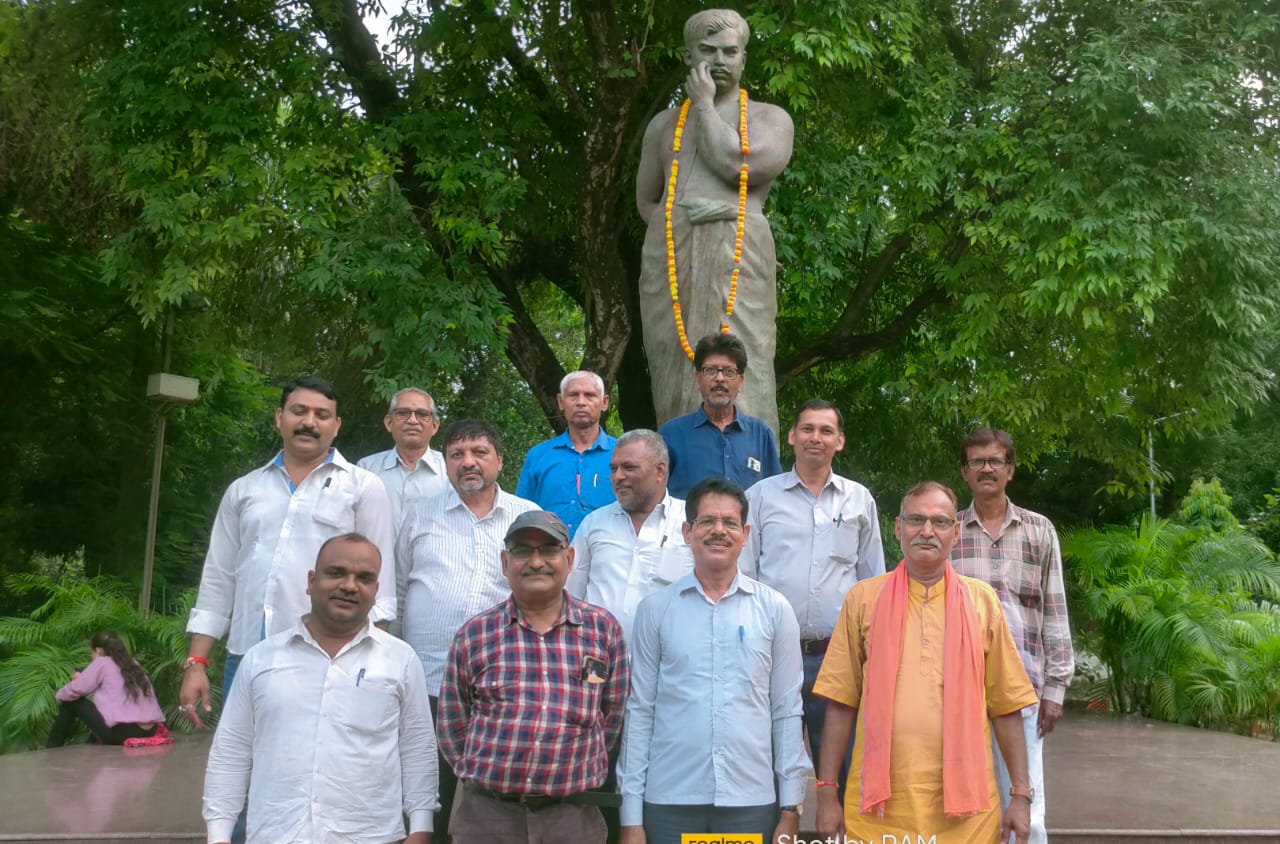 प्रयागराज स्थित चन्द्रशेखर आजाद पार्क में शनिवार को हुई मैकेनिकल कॉन्ट्रैक्टर वेलफेयर एसोसिएशन की बैठक का छाया चित्र प्रयागराज स्थित चन्द्रशेखर आजाद पार्क में शनिवार को हुई मैकेनिकल कॉन्ट्रैक्टर वेलफेयर एसोसिएशन की बैठक का छाया चित्र