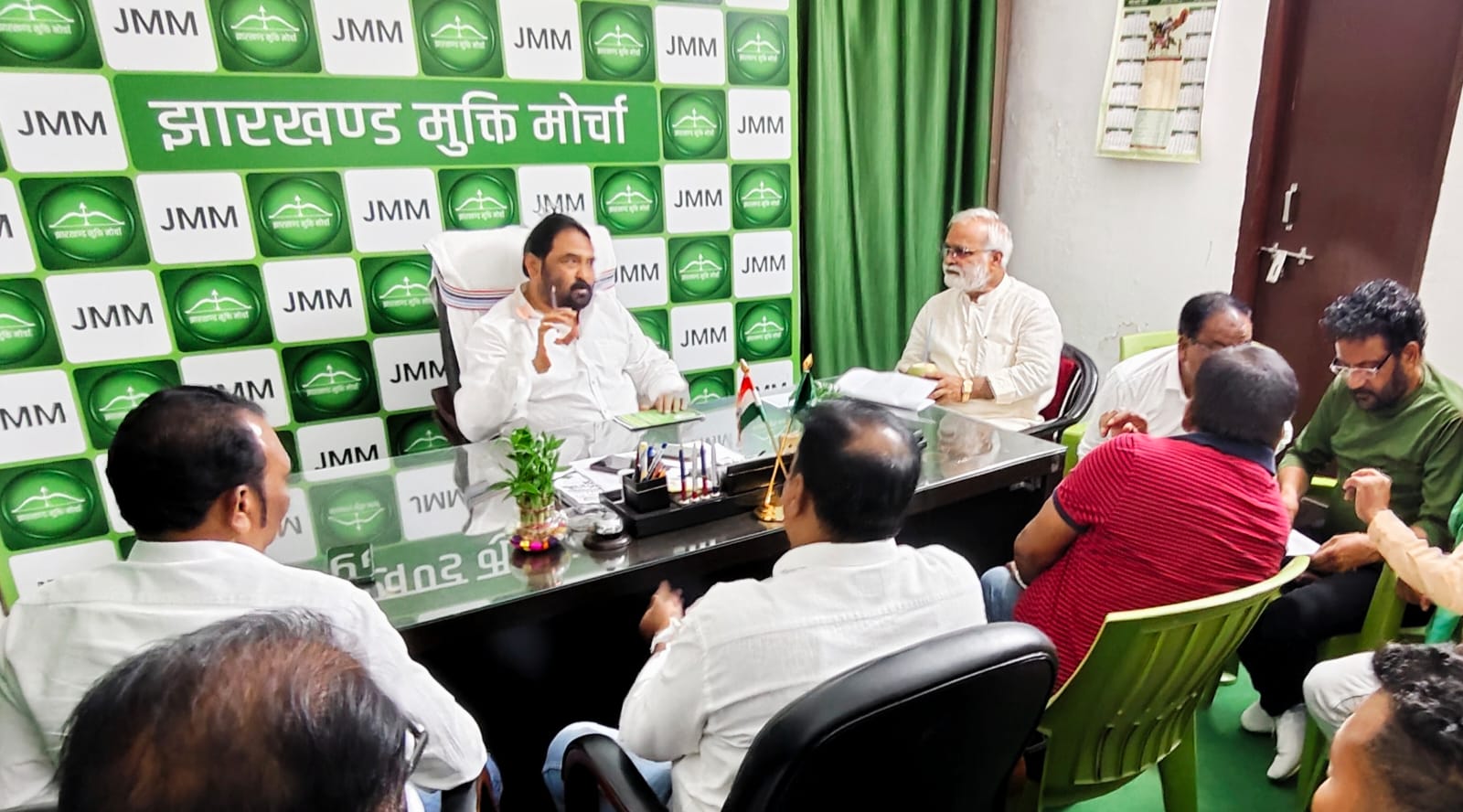 बैठक में शामिल विनाेद पांडेय बैठक में शामिल विनाेद पांडेय