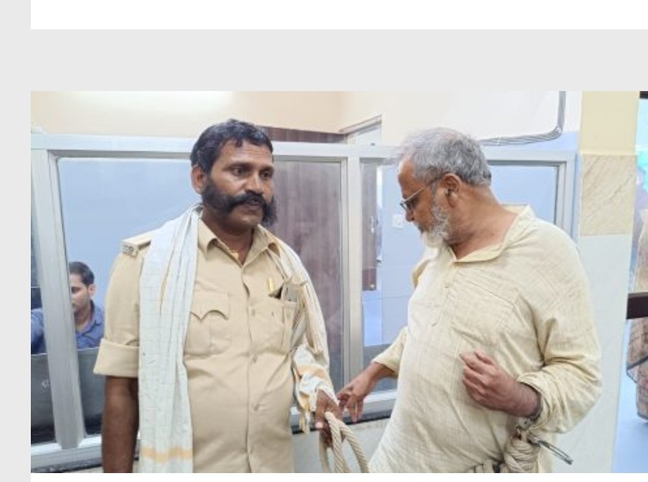 पुलिस गिरफ्त में आरोपी