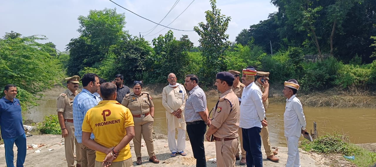 मौके पर मौजूद अन्य लोग मौके पर मौजूद अन्य लोग