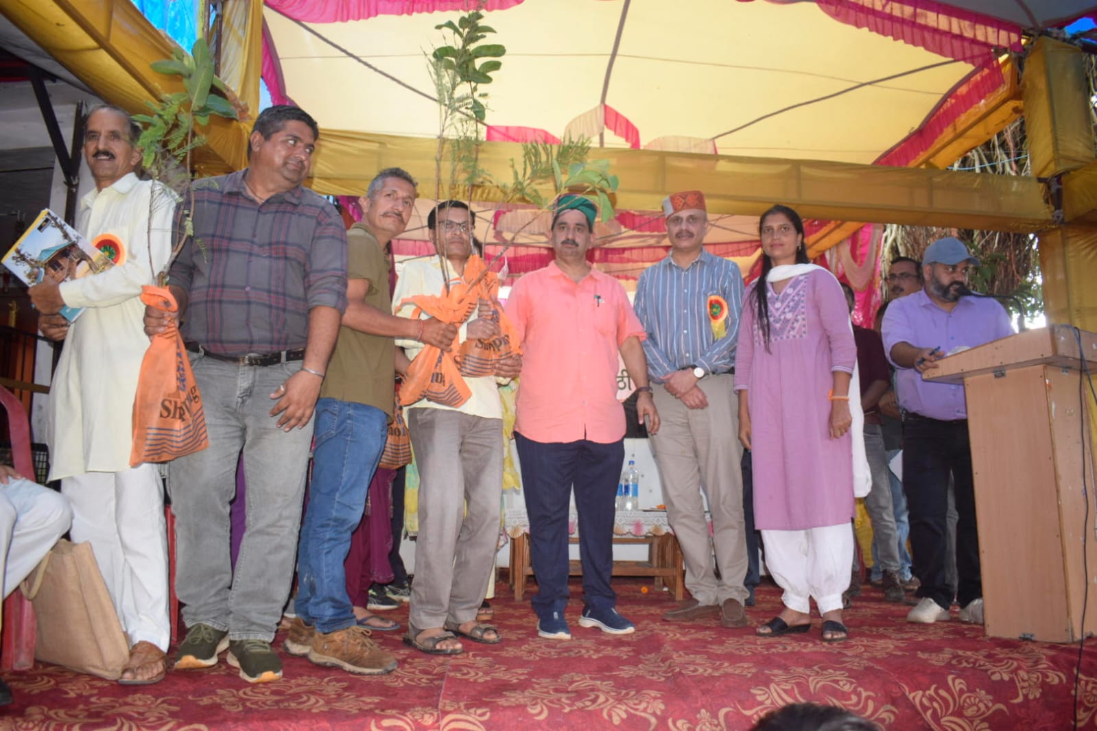 कृषि विभाग द्वारा आयोजित कार्यक्रम में उपमुख्य सचेतक केवल पठानिया। कृषि विभाग द्वारा आयोजित कार्यक्रम में उपमुख्य सचेतक केवल पठानिया।