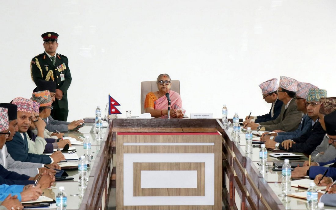 नेपाल के प्रधानमंत्री तथा सचिवों की बैठक