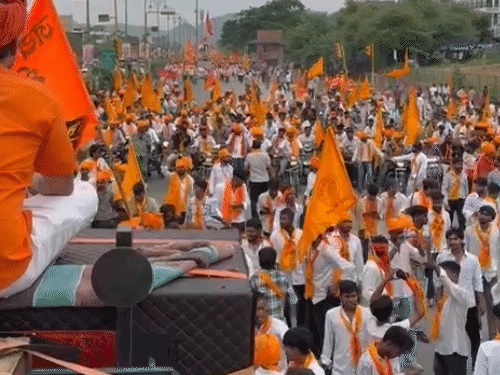 भगवा रैली में युवाओं का सिंहनाद:युवा शक्ति मंच के बैनर तले युवाओं ने भरी हुंकार
