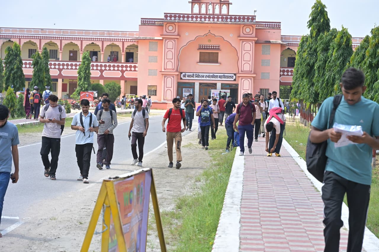 राजस्थान पुलिस कांस्टेबल भर्ती परीक्षा सम्पन्न: 3.76 लाख से अधिक उम्मीदवारों ने आजमाया भाग्य राजस्थान पुलिस कांस्टेबल भर्ती परीक्षा सम्पन्न: 3.76 लाख से अधिक उम्मीदवारों ने आजमाया भाग्य