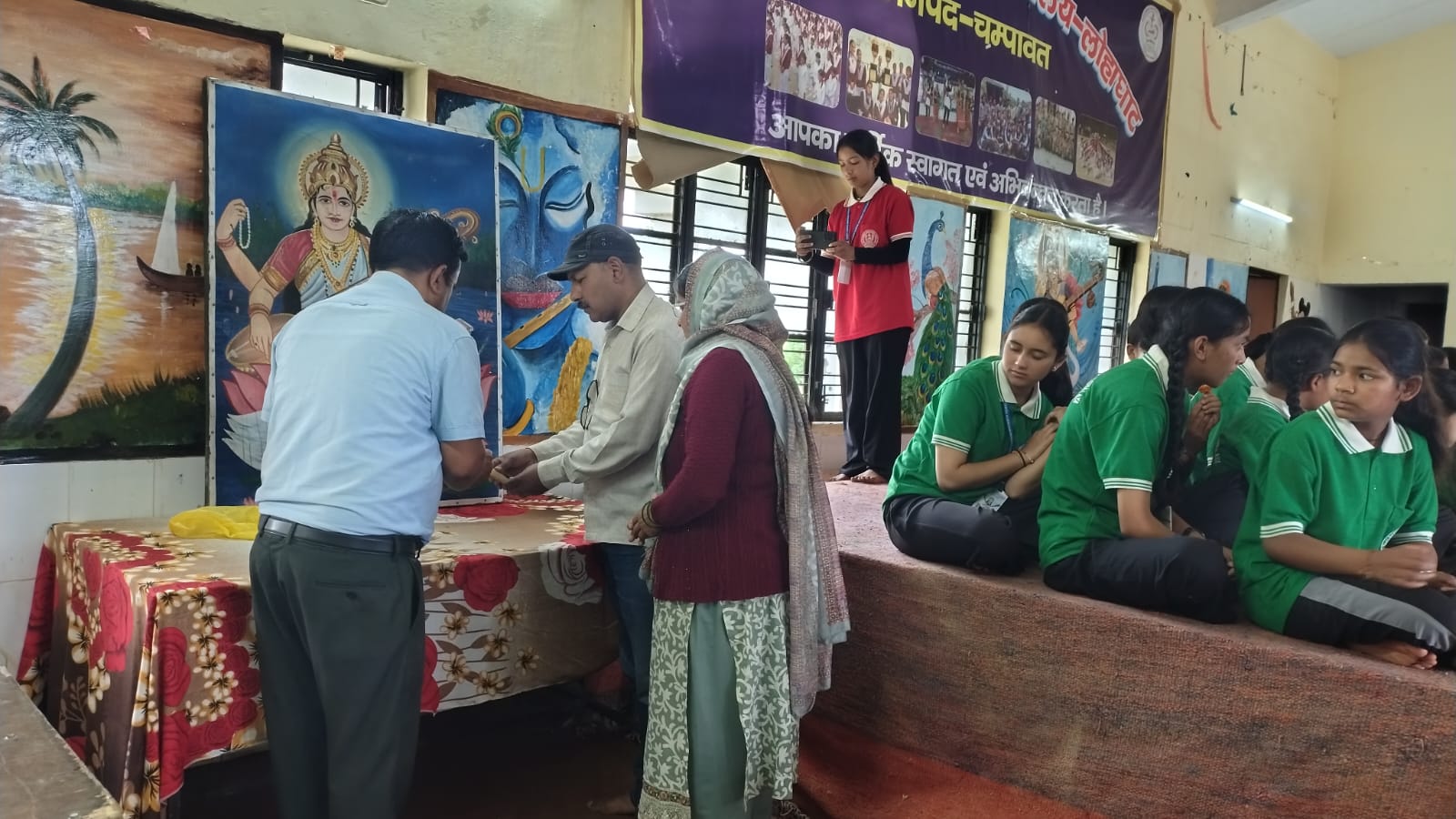 हिंदी दिवस पर आयोजित कार्यक्रम हिंदी दिवस पर आयोजित कार्यक्रम