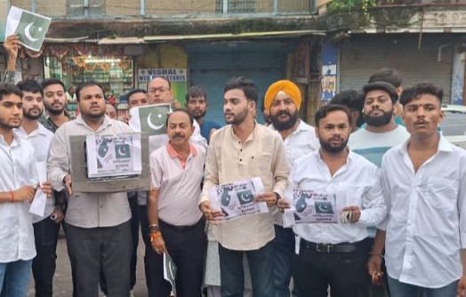 भारत-पाकिस्तान मैच के विरोध में एनएसयूआई का प्रदर्शन