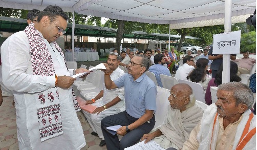 मुख्यमंत्री की जनसुनवाई में परिवादियों को तत्काल मिल रही राहत