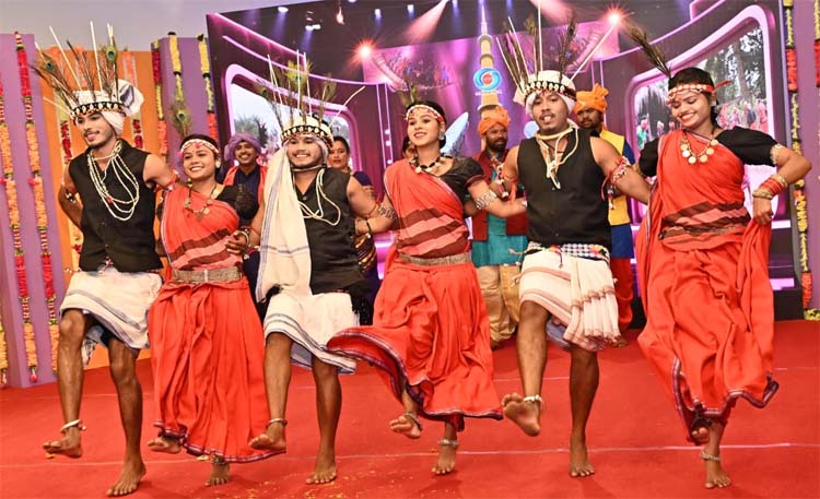 मुख्यमंत्री साय रायपुर में आयोजित दूरदर्शन के 66वें स्थापना दिवस कार्यक्रम में शामिल हुए