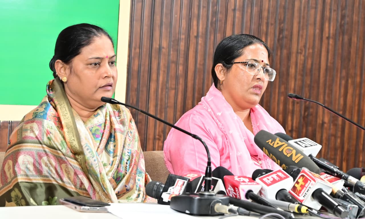 कांग्रेस की महिला विधायकों ने सदन में कैमरा के मामले में स्पीकर पर निशाना साधा