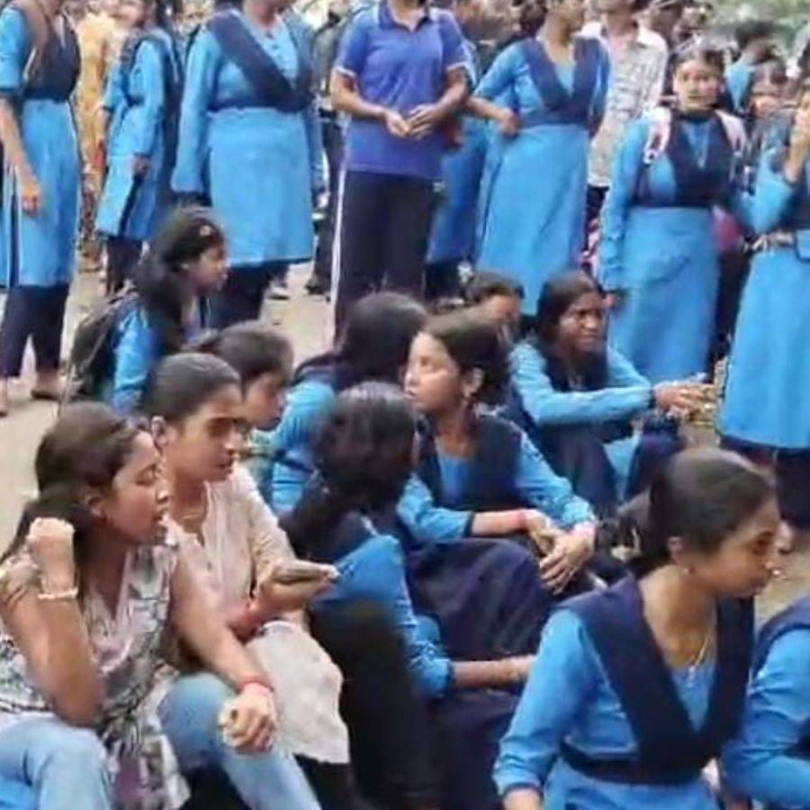 बागदा के स्कूल में सह प्रधानाध्यापक  पर दुर्व्यवहार का आरोप