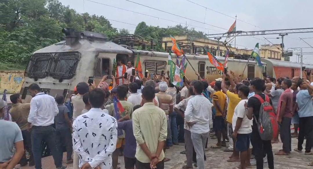 कार्यक्रम में शामिल लोग