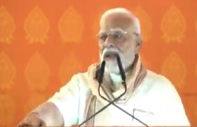 प्रधानमंत्री बिहार के पूर्णिया में जनसभा को सम्बोधित करते हुए