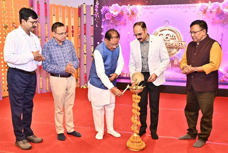मुख्यमंत्री साय रायपुर में आयोजित दूरदर्शन के 66वें स्थापना दिवस कार्यक्रम में शामिल हुए