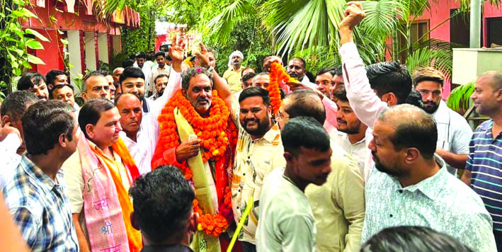 स्वागत के दौरान