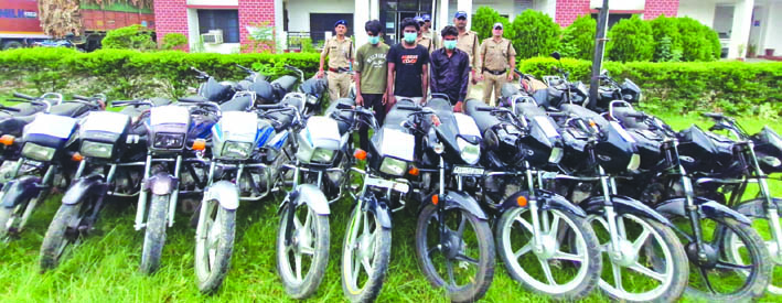 पुलिस गिरफ्त में आरोपित
