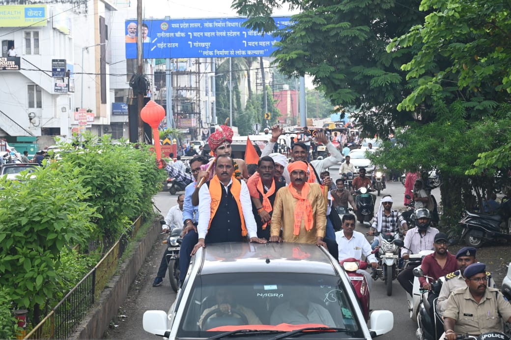 लैंड पुलिंग एक्ट के खिलाफ व मूंग उड़द के भुगतान को लेकर किसानों की ट्रैक्टर रैली