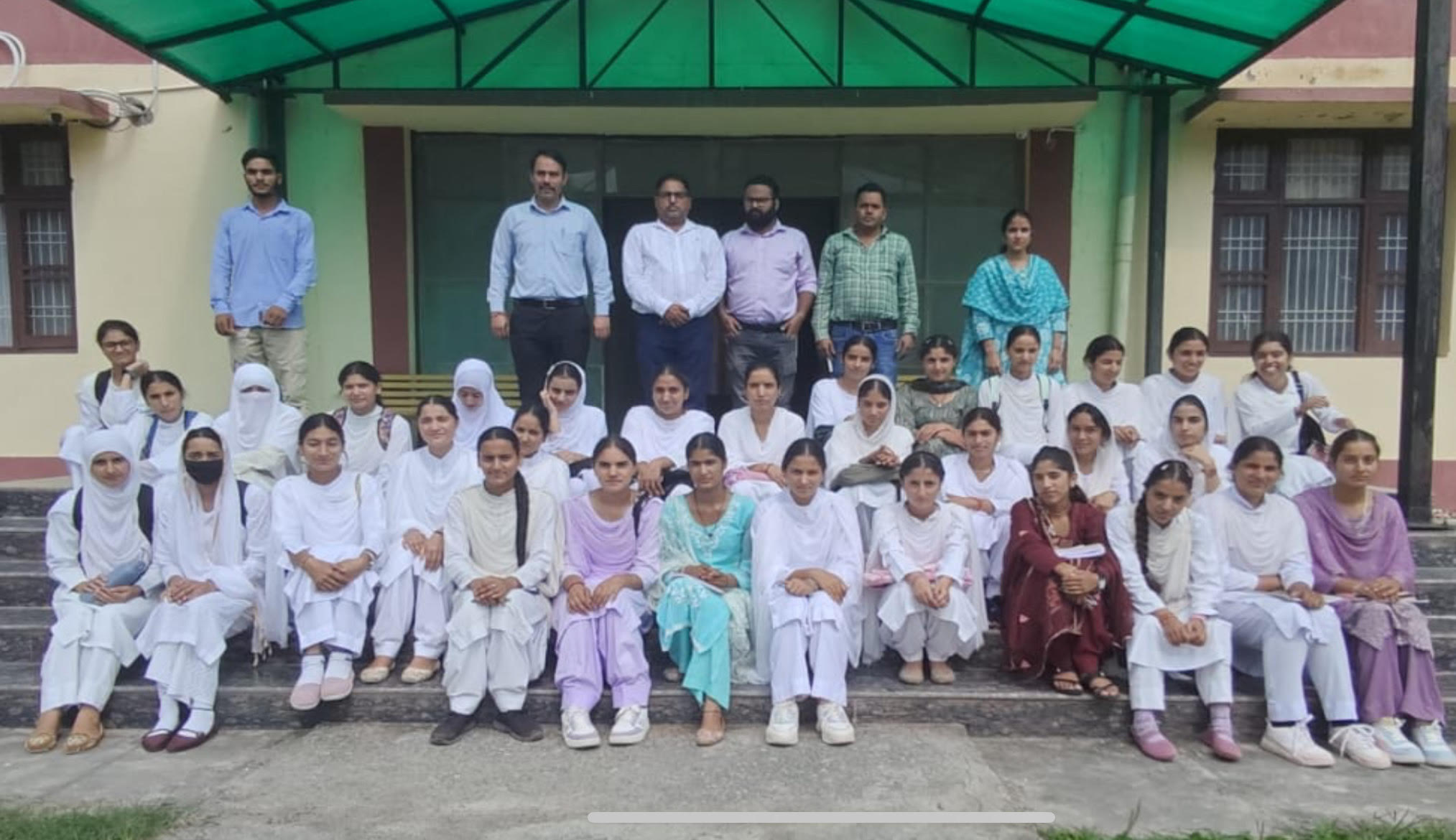 GDC Bani celebrated Hindi Diwas with patriotic spirit, demanded recognition as official language GDC Bani celebrated Hindi Diwas with patriotic spirit, demanded recognition as official language