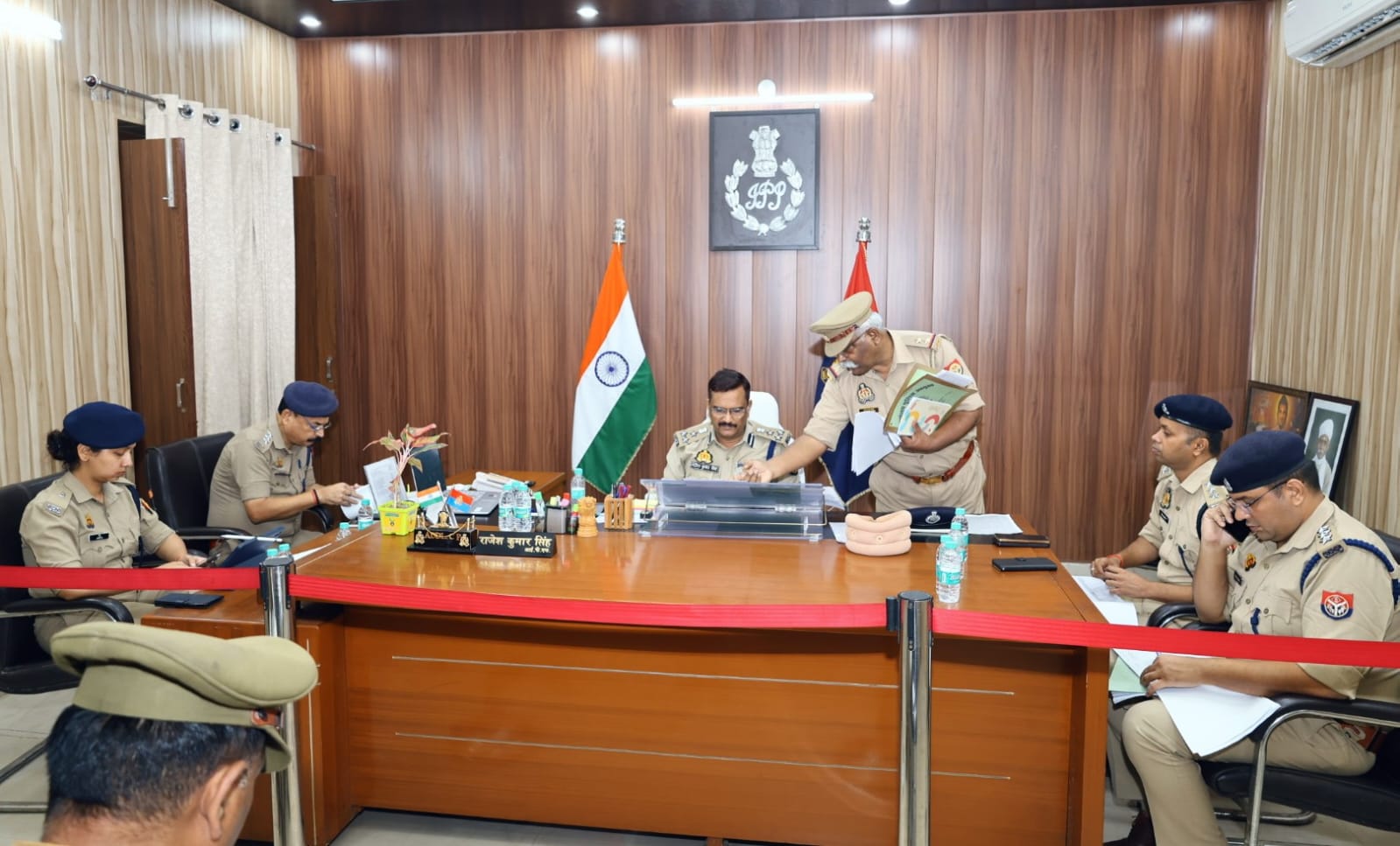 अपर पुलिस आयुक्त बैठक में