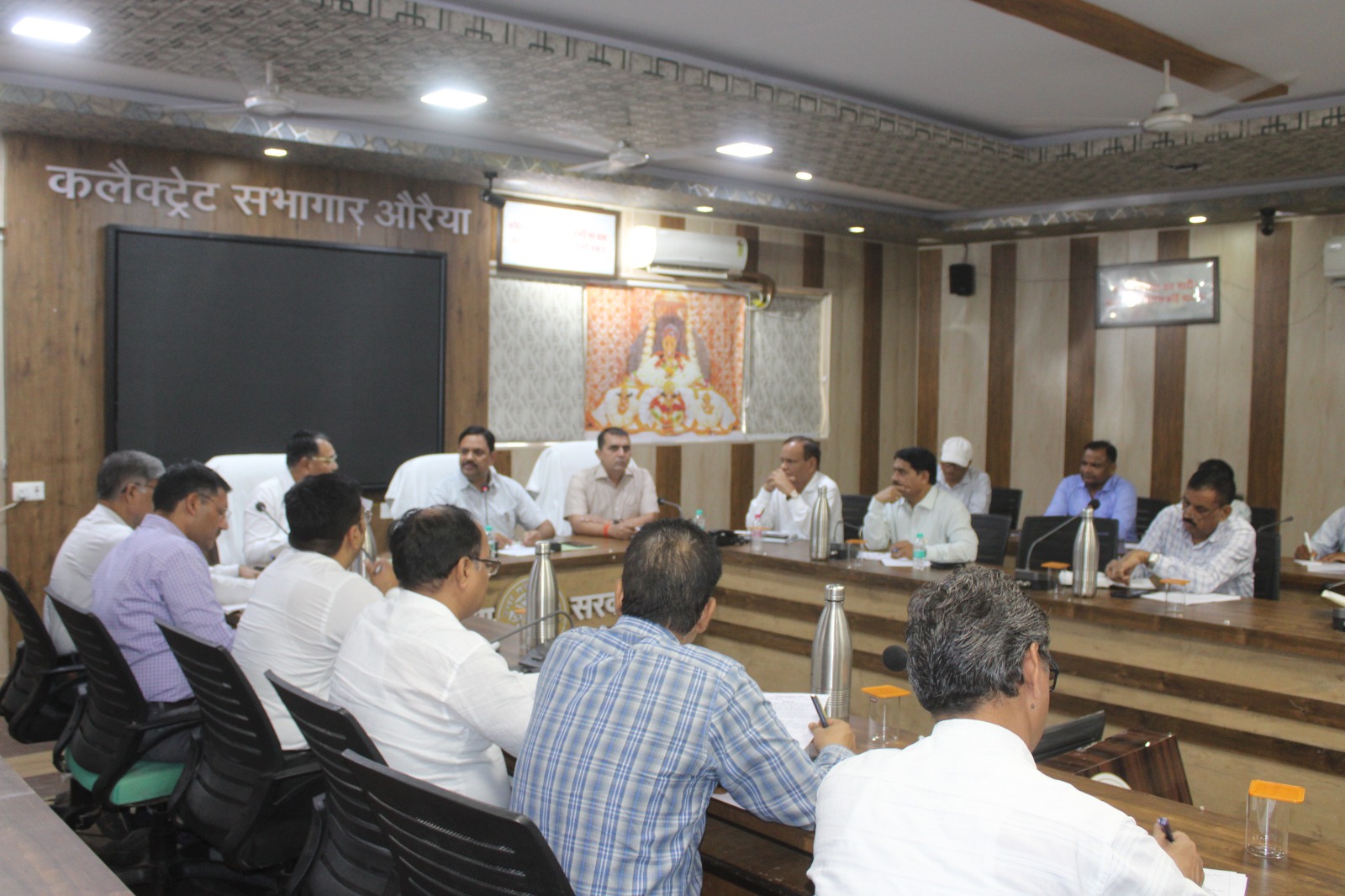 फोटो - डीएम की बैठक