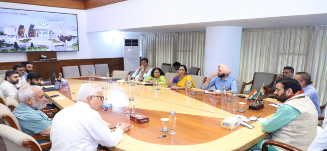 हरियाणा के मुख्यमंत्री नायब सैनी  ‘सिख संग्रहालय और ‘संत रविदास भवन  निर्माण पर बैठक लेते हुए