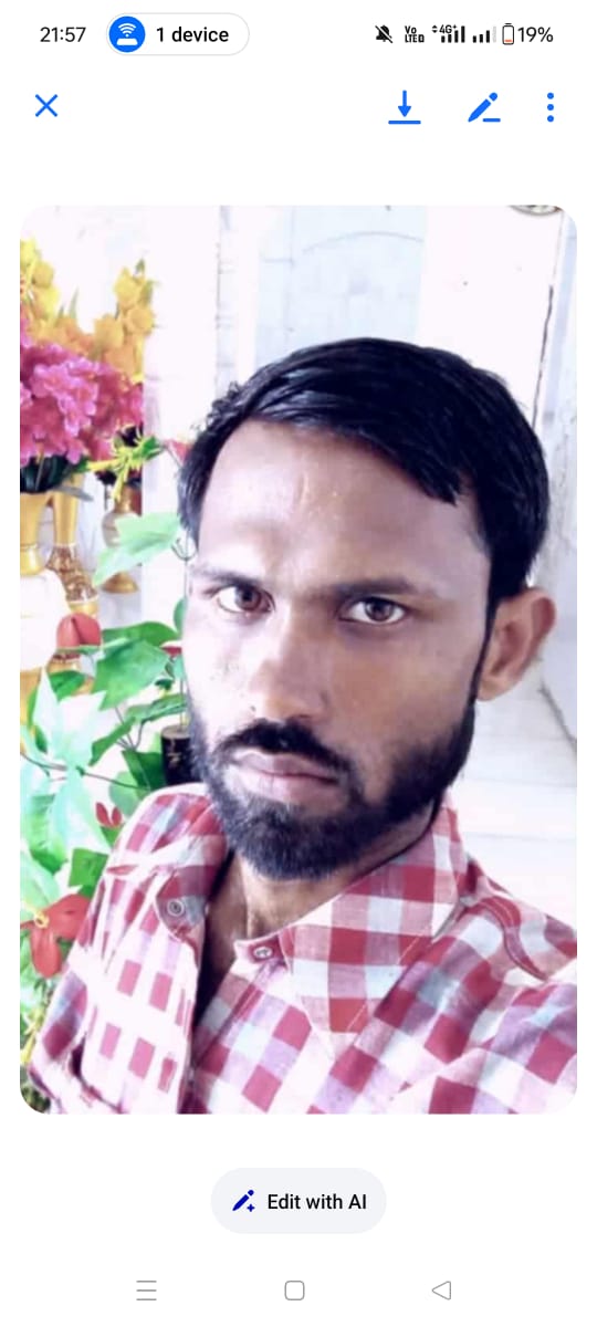 फोटो मृतक युवक की फाइल फोटो फोटो मृतक युवक की फाइल फोटो