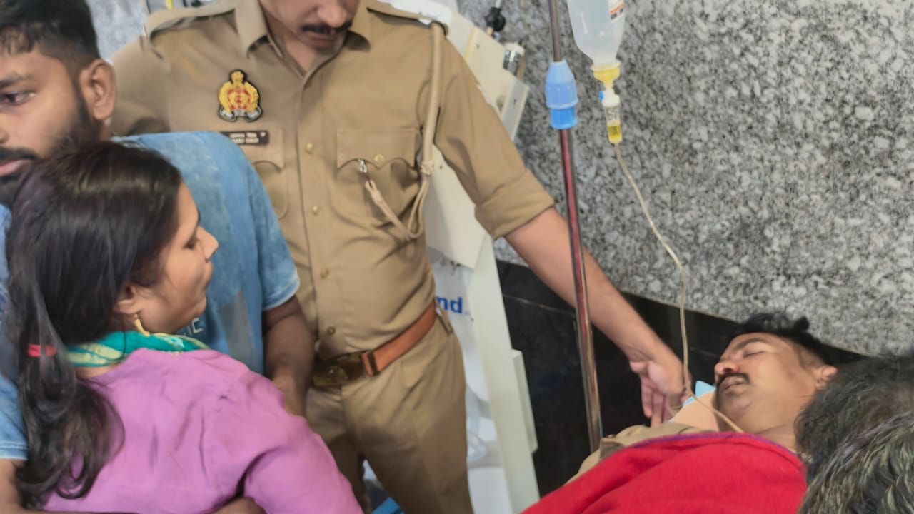 घायल दरोगा के परिजन