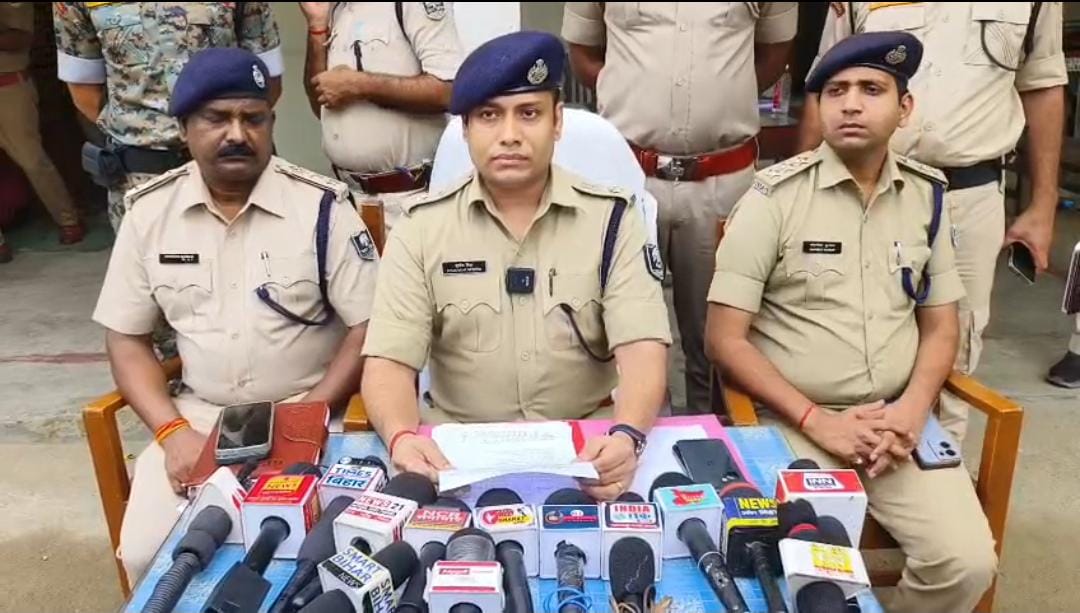 जानकारी देते सिटी एसपी