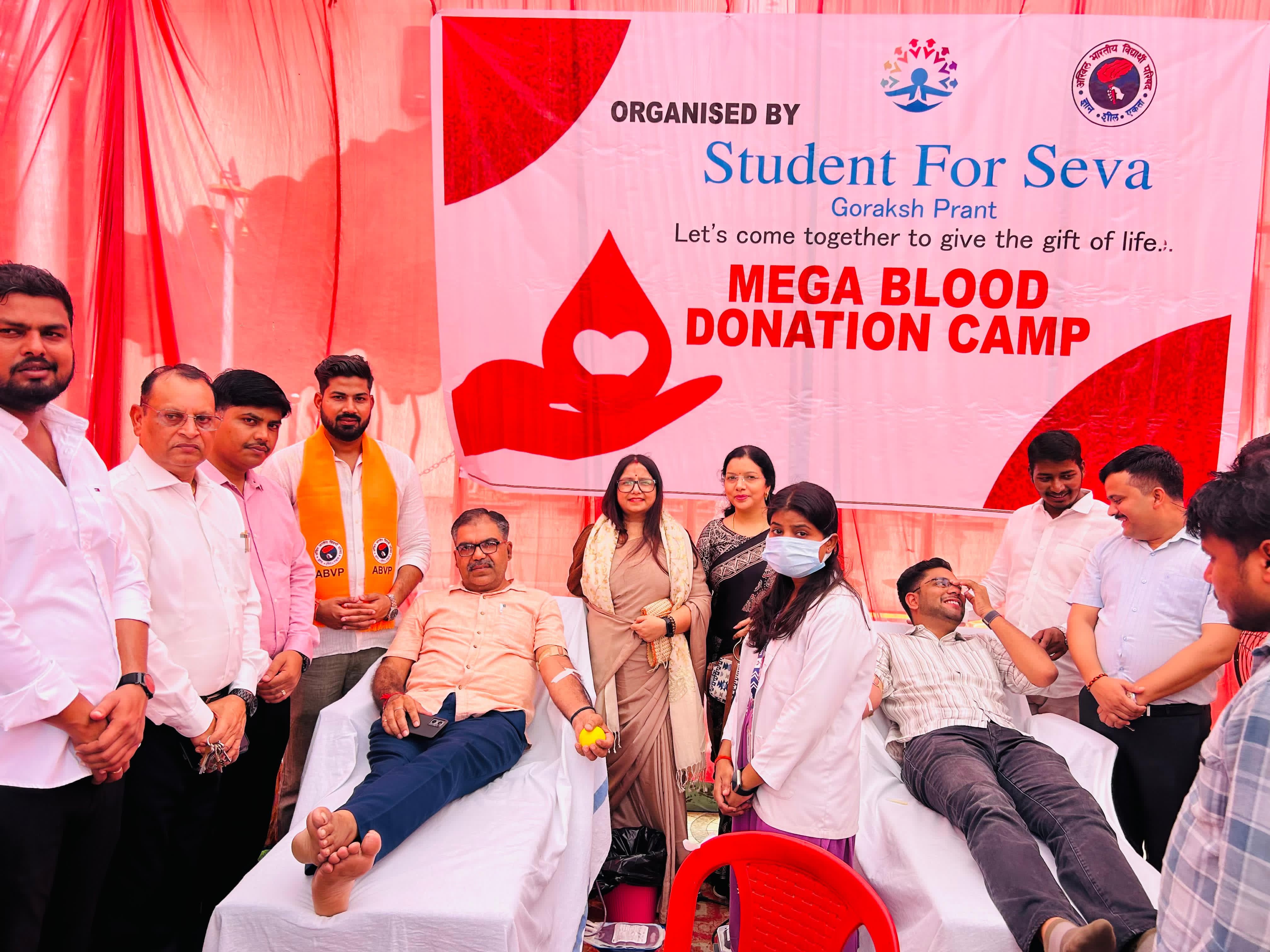 *अभाविप द्वारा आयोजित ब्लड डोनेशन कैंप में विद्यार्थियों का उत्साह, 52 यूनिट रक्त संग्रहित*