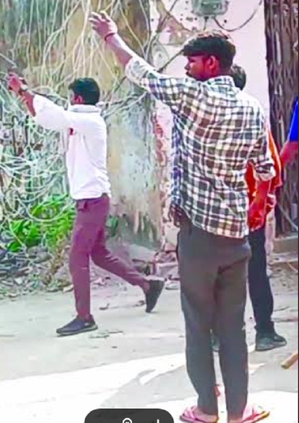 मुरैना: पुरानी रंजिश पर परिवार पर किया हमला, फायर भी किए