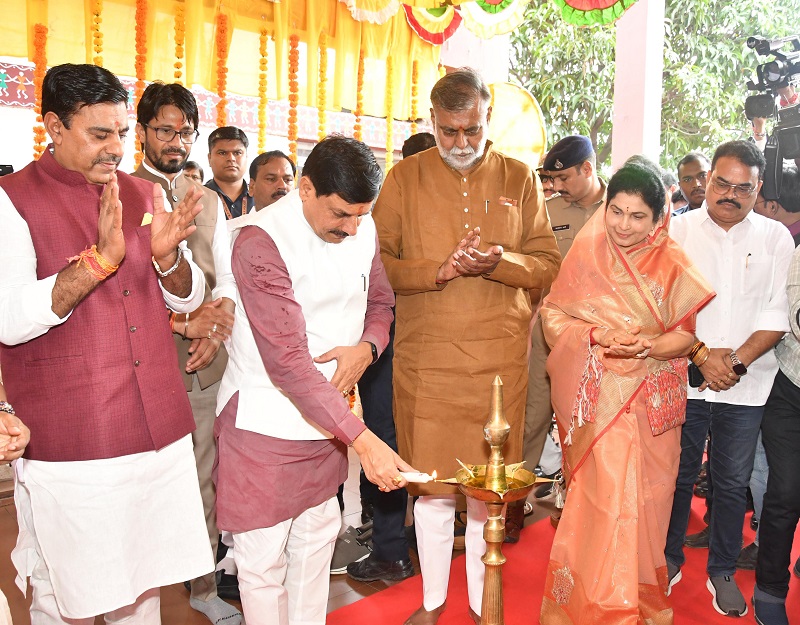 मुख्यमंत्री डॉ. मोहन यादव ने भोपाल हाट में स्वदेशी मेला का शुभारंभ किया
