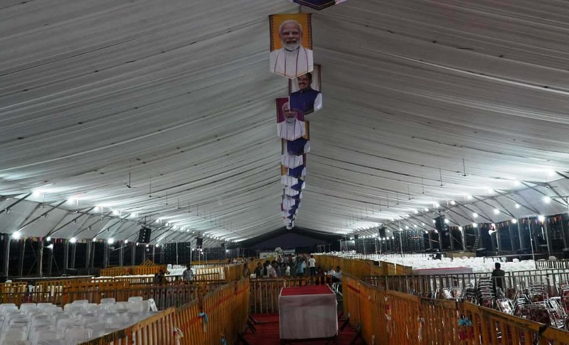 युद्ध स्तर पर कार्यक्रम की तैयारियां जारी
