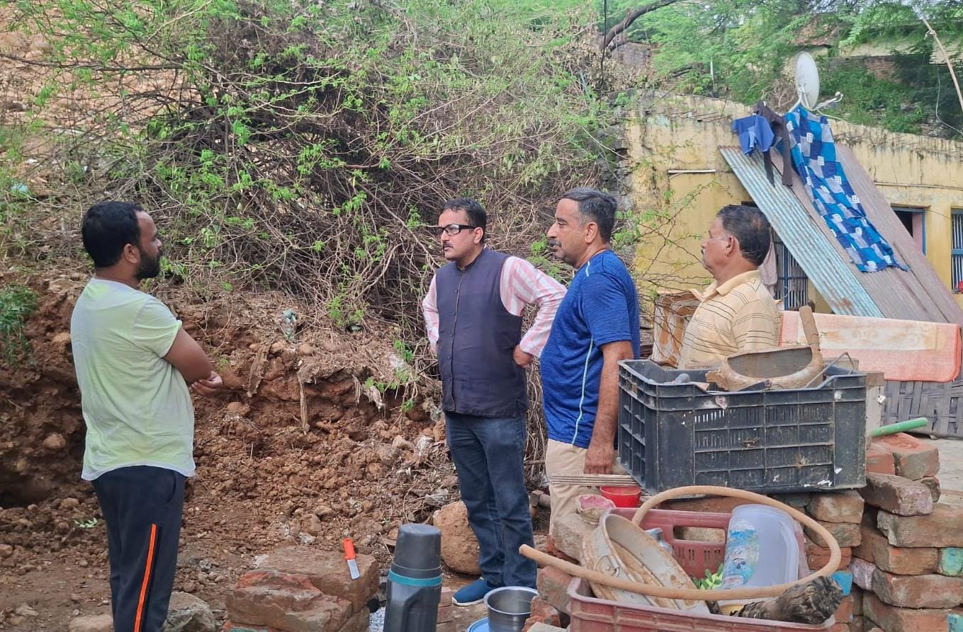 बाढ़ प्रभावित इलाकों में नेकां का जनसंपर्क अभियान जारी, 14वें दिन भी किया राहत वितरण बाढ़ प्रभावित इलाकों में नेकां का जनसंपर्क अभियान जारी, 14वें दिन भी किया राहत वितरण