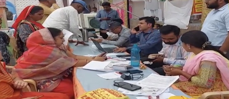 पुष्कर सरोवर में दुग्धाभिषेक, दरगाह गरीब नवाज़ पर चढ़ाई चादर, बीमा शिविर से महिलाओं को राहत