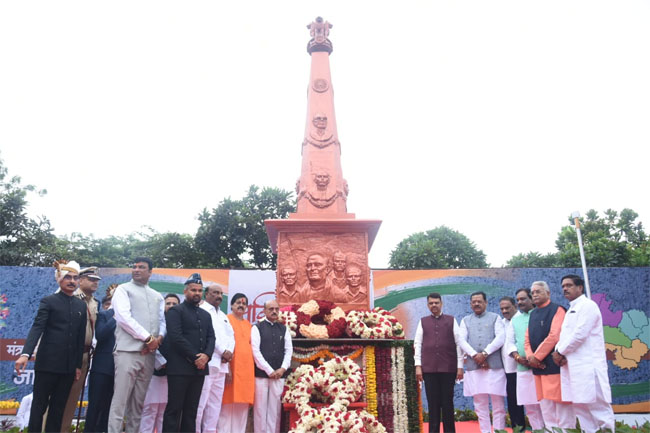 फोटो: संभाजी नगर जिले में कार्यक्रम को संबोधित करते हुए मुख्यमंत्री देवेंद्र फडणवीस फोटो: संभाजी नगर जिले में कार्यक्रम को संबोधित करते हुए मुख्यमंत्री देवेंद्र फडणवीस