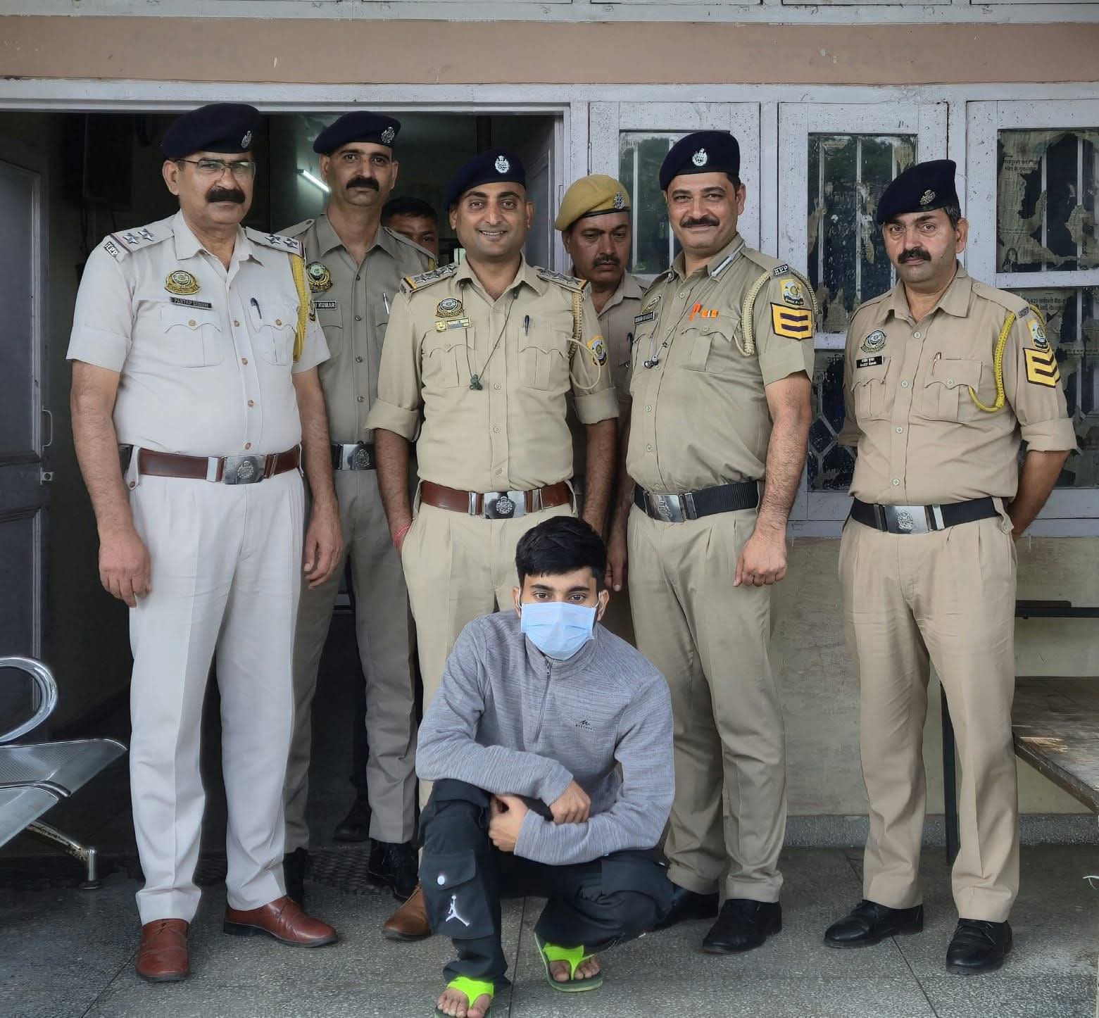 गिरफ्तार पुत्र