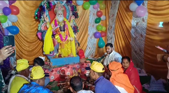 राजगढ़ में राज मिस्त्री वर्ग द्वारा धूमधाम से मनाई गई विश्वकर्मा जयंती