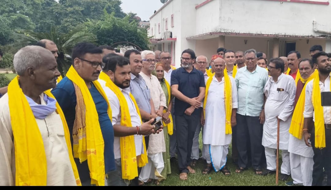 जनसुराज में शामिल होने के साथ प्रशांत किशोर के साथ