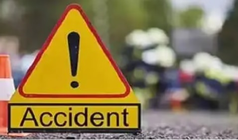 तेज रफ्तार ट्रक की टक्कर से बाइक सवार दो सगे भाइयों की मौत