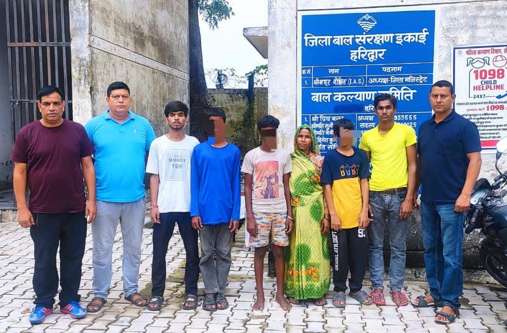 रेस्क्यू  बच्चे परिजनों को सुपुर्द  किए गए