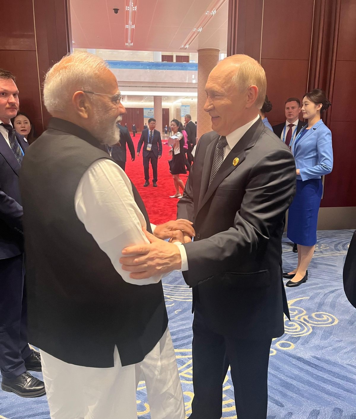 प्रधानमंत्री मोदी और व्लादिमीर पुतिन