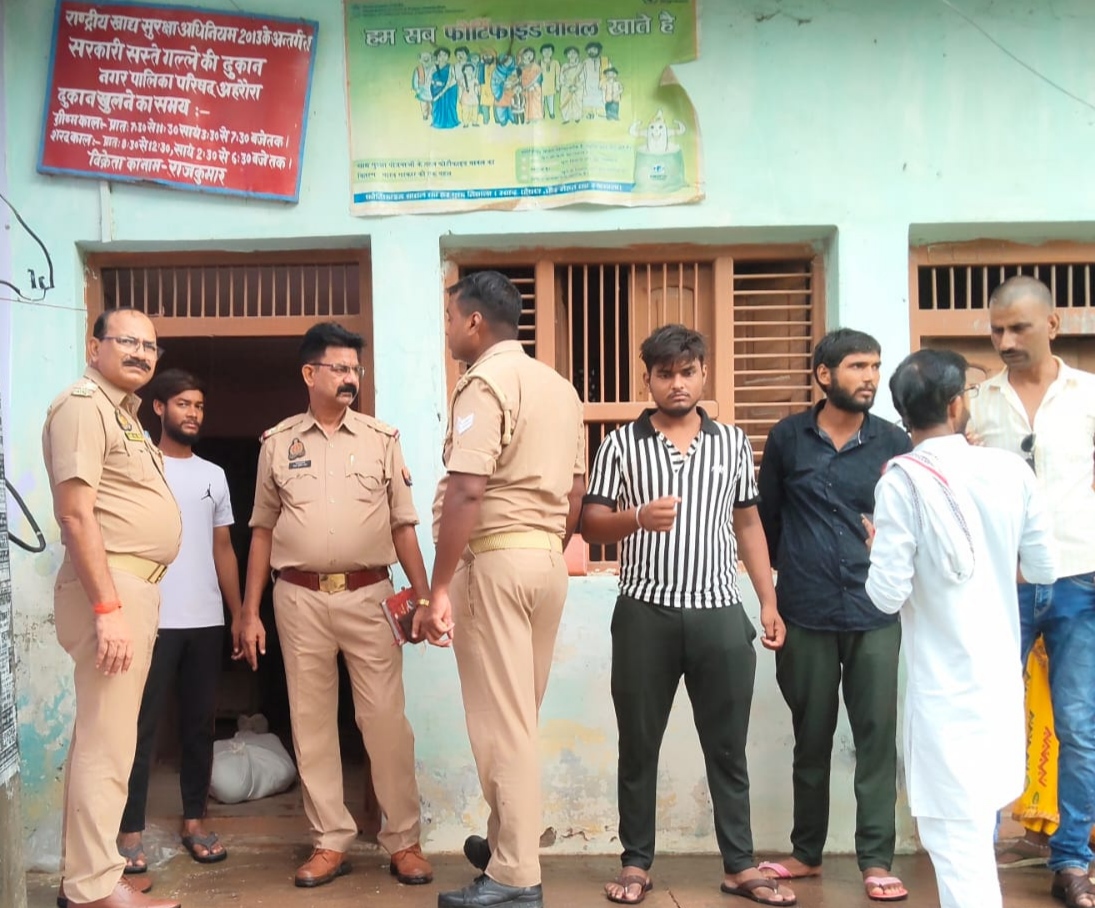 घटना की सूचना मिलते ही मौके पर पहुंची पुलिस।