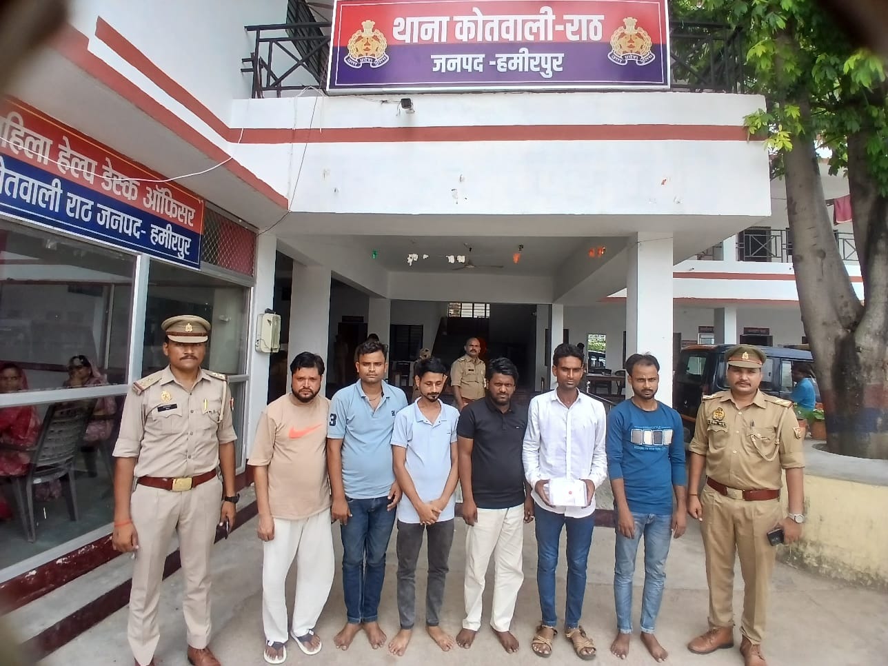 छह जुआरी गिरफ्तार, 56 हजार से अधिक नकदी बरामद