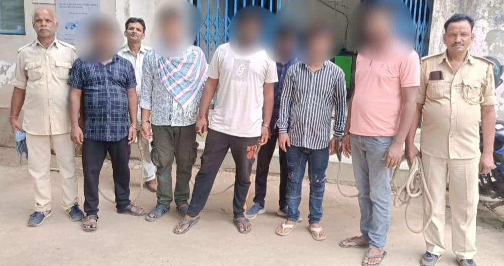पुलिस के गिरफ्त में आरोपी
