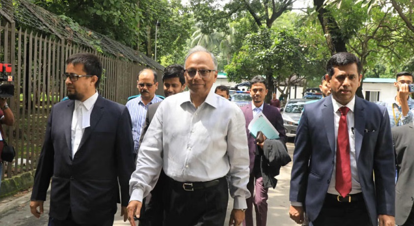 बांग्लादेश की अपदस्थ प्रधानमंत्री शेख हसीना के सरकारी बचाव पक्ष के वकील। फोटो - द डेली स्टार
