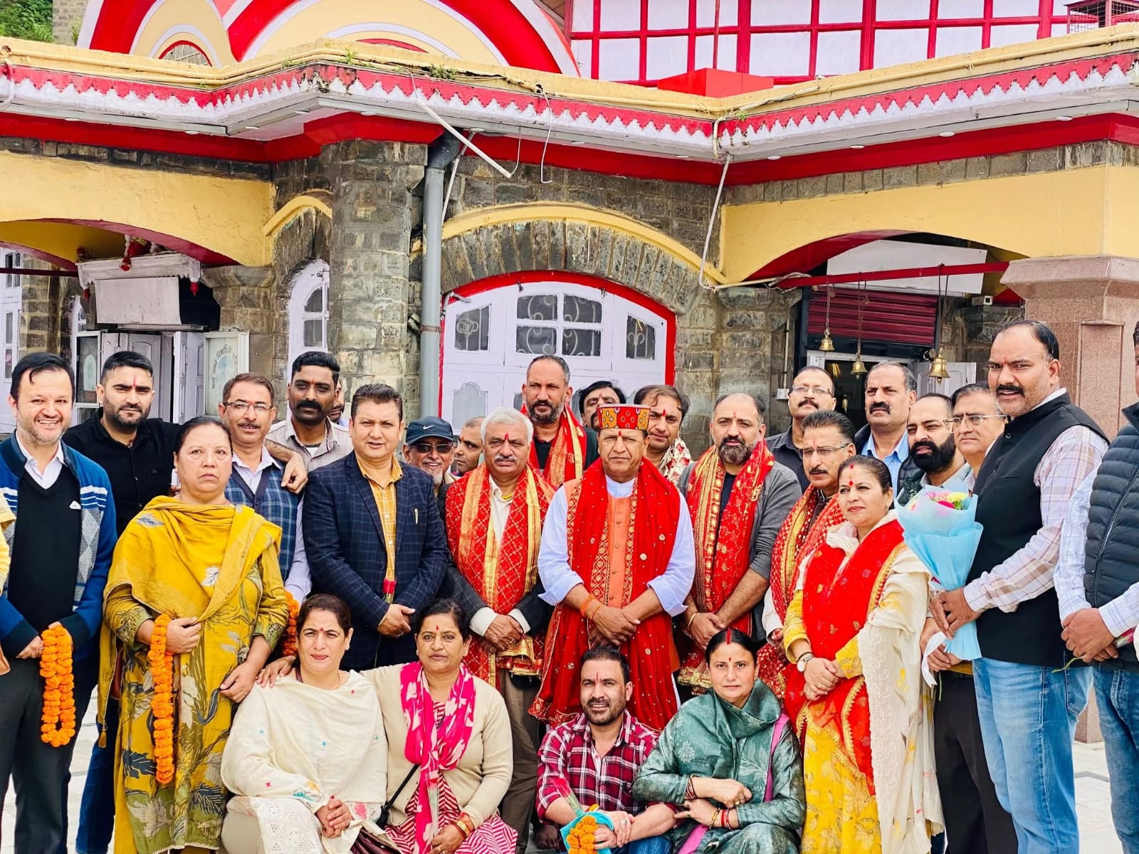 सेवा पखवाड़ा मनाते भाजपा नेता सेवा पखवाड़ा मनाते भाजपा नेता