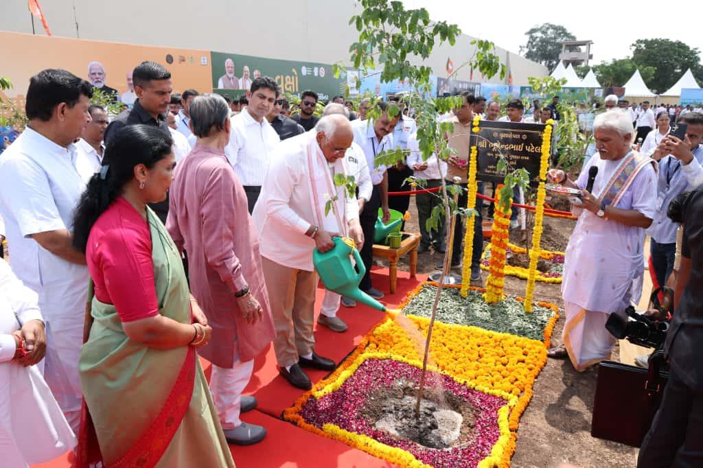 ‘मिशन फोर मिलियन ट्रीज’ अभियान अंतर्गत किया वृक्षारोपण