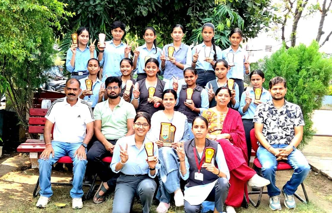 राज्य एवं राष्ट्रीय स्तर पर करें जिले का नाम रोशन : रमन